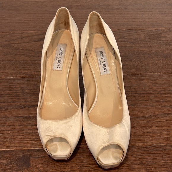 JIMMY Choo Women’s Cream Satin Peep Toe Pumps Size 41 / 11 - Picture 2 of 9